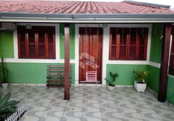 Casa de alvenaria no bairro são josé canoas.