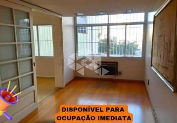 Apartamento a venda com  03 quartos -bairro santana -porto alegre