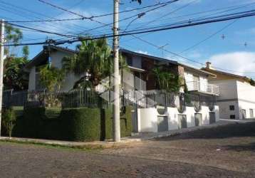 Casa de esquina com 4 dormitórios, sendo 2 suítes, a venda no bairro estados em estrela/rs