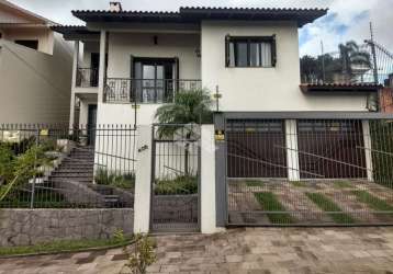 Excelente casa no bairro cinquentenário, em caxias do sul.