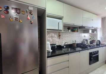 Apartamento com 02 dormitórios