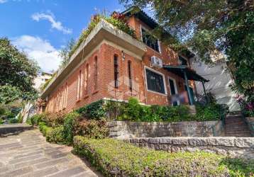 Casa com 4 quartos e garagem a venda no bairro petrópolis em porto alegre/rs