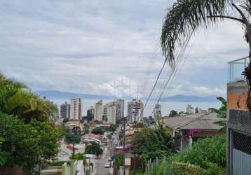 Terreno de 5.668,50m² localizado no bairro agronômica em florianópolis/sc.