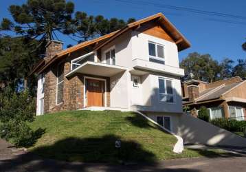 Casa em condomínio fechado, no centro de canela, 4 suítes, 270,05 m².