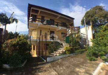 Casa à venda, com 2 quartos, 1 vaga de garagem, próximo ao centro de guaíba.