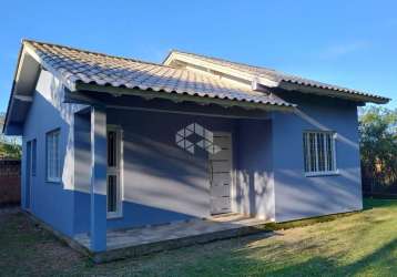 Casa à venda com 2 quartos no bairro pedras brancas em guaíba