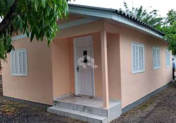 Duas casas em terreno no bairro igara - canoas.