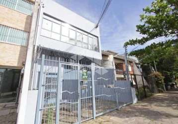 Prédio comercial com 4 vagas de garagem no bairro são geraldo, em porto alegre