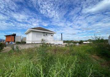 Terreno plano com vista panorâmica