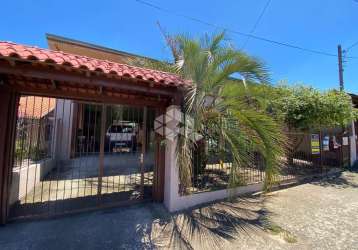 Residência com sala comercial no bairro floresta