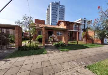 Casa ampla com 3 quartos 3 banheiros piscina, bairro morro do espelho são leopoldo.