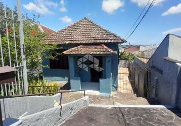 Casa com 3 quartos e 2 banheiros à venda