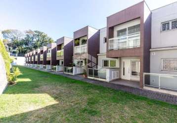 Casa em condomínio à venda com 5 quartos/dormitórios, 3 vagas/box , bairro cristal em porto alegre/r