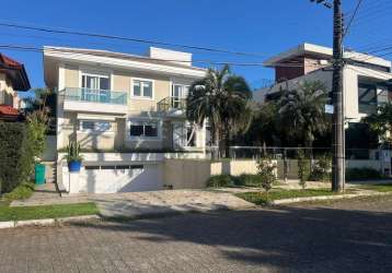 Casa à venda de 4 suítes na praia em jurerê internacional