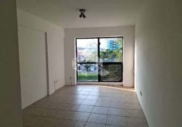 Sala comercial 20m2 no bairro praia de belas