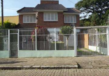 Casa com 3 dorm/quartos bairro teresópolis em porto alegre