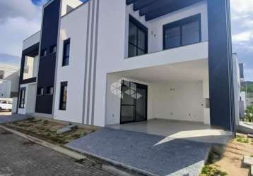 Casa duplex alto padrão em condominio fechado no deltaville