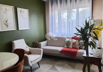 Apartamento de 2 quartos e 1 vaga coberta no bairro vila jardim, porto alegre