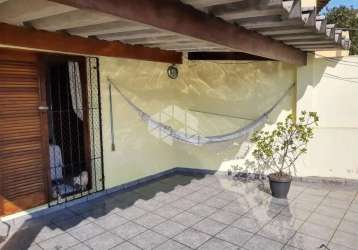 Vendo casa sobrado 170m² 3 dormitórios 2 vagas de garagem no jardim guayana taboão da serra - sp