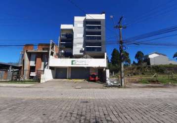 Apartamento semimobiliado, com 63m², 2 dormitórios, 1 banheiro, sacada fechada, churrasqueira, 1 vaga de garagem estendida, bairro desvio rizzo em lu