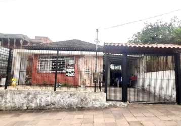 Casa 03 dormitórios, bairro partenon com vaga de garagem