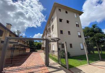 Apartamento térreo com 3 dormitórios e pátio privativo, no bairro universitário!