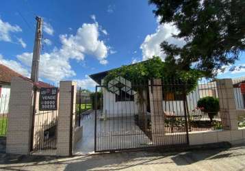 Casa a venda com 3 dormitórios e patio em santa cruz do sul