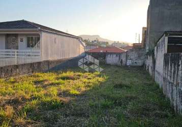 Terreno no bairro picadas do sul, em são josé, sc, medindo 300m² de área total.