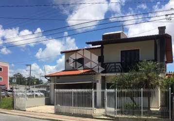 Casa à venda no bairro areias com 3 quartos  em são josé/sc