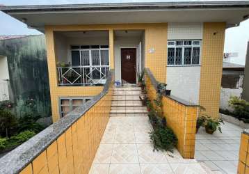 Casa à venda com 5 quartos sendo 1 suíte, e 1 vaga de garagem no bairro serraria, em são josé/sc.