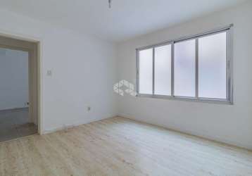 Reformado apartamento de 01 dormitório/quarto . elevador no prédio. av. são pedro