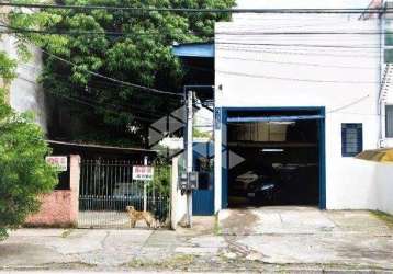 Terreno com 2 casas e 1 galpão em são joão, porto alegre