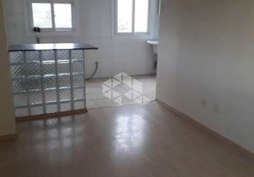 Apartamento de 02 dormitórios na restinga