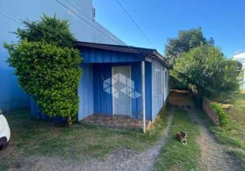 Terreno com duas casas no centro de viamão