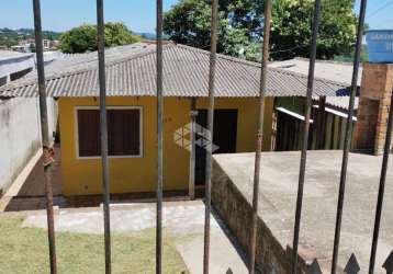 Linda residência de 02 dormitórios pelo bairro tarumã