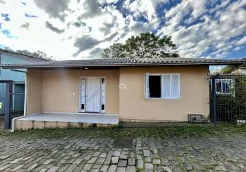 Casa com tres quartos no bairro desvio rizzo