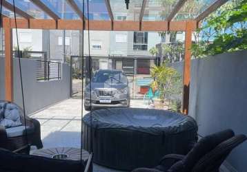 Casa individual com3 quartos uma suíte com sacada deck ,garagem para 2 carros  100% mobiliado e com 139m no bairro são vitor coabh