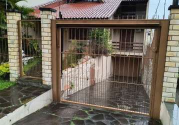 Sobrado com piscina no jardim floresta