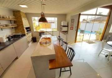 Casa com 3 dormitorios, 140m², por r$2.500.000,00, campeche - florianópolis - sc