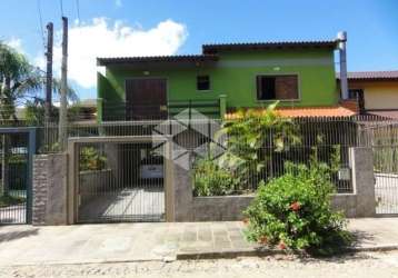 Casa com 4 dormitórios/ quartos no gurujá