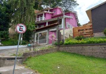 Casa com 03 dormitórios, vista deslumbrante para venda no bairro nonoai