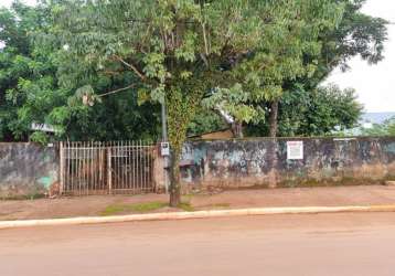 Casa no asfalto de esquina prox. ao cemitério