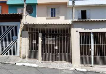 Casa á venda com 02 dormitórios na cidade ademar