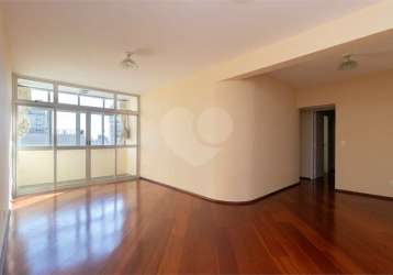 Apartamento de 94m2, 3 dormitórios, 1 suíte, 1 vaga, ao lado do metrô no paraíso.