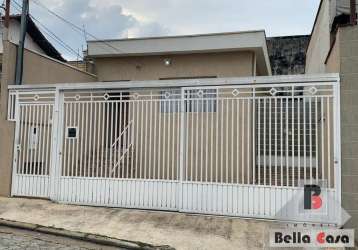 Casa térrea com 2 quartos e 1 banheiro