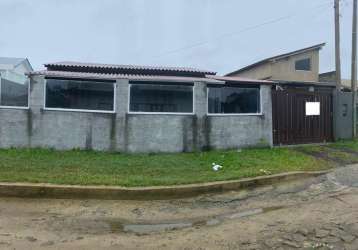 Casa com piscina, 04 dormitórios a poucos metros da praia em tramandaí