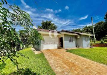 Casa a venda em bairro tranquilo em meio na natureza