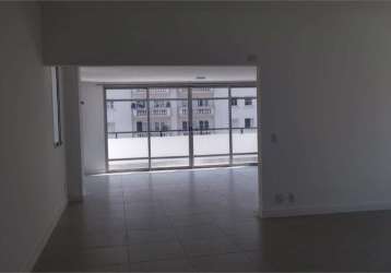 Duplex no paraíso com 277 m² e 2 vagas de garagem