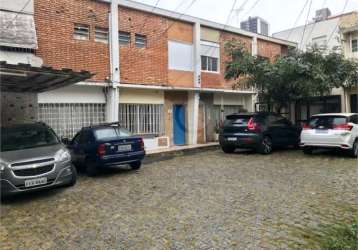 Vila mariana, casa em vila fechada, c/ 2 vagas, 3 dorm., para reformar do seu jeito, próx. ao metrô