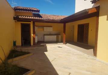 Casa com 3 dormitórios à venda, 241 m² por r$ 1.100.000,00 - vila rica - cruzeiro/sp